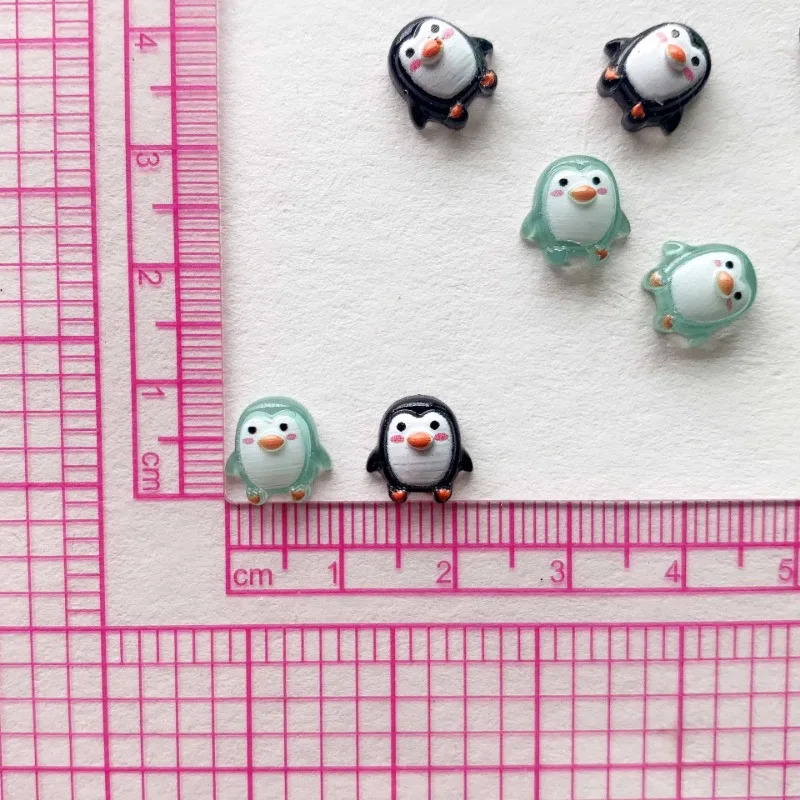 100ks Roztomilý 9mm Živice Mini Penguin Série Ploché Späť Kameň Figúrky DIY Svadobný Album Príslušenstvo