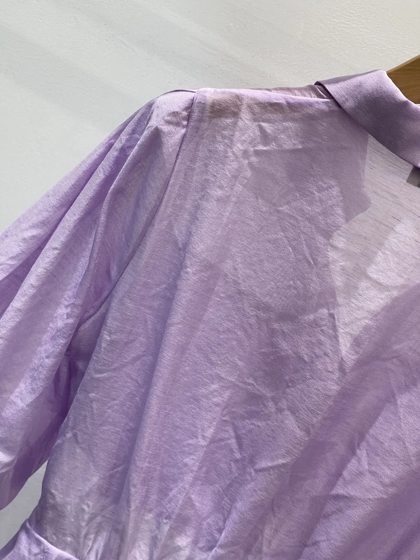 2023 dámske tričko V-neck svietidla rukáv zastrčený pás francúzsky šaty