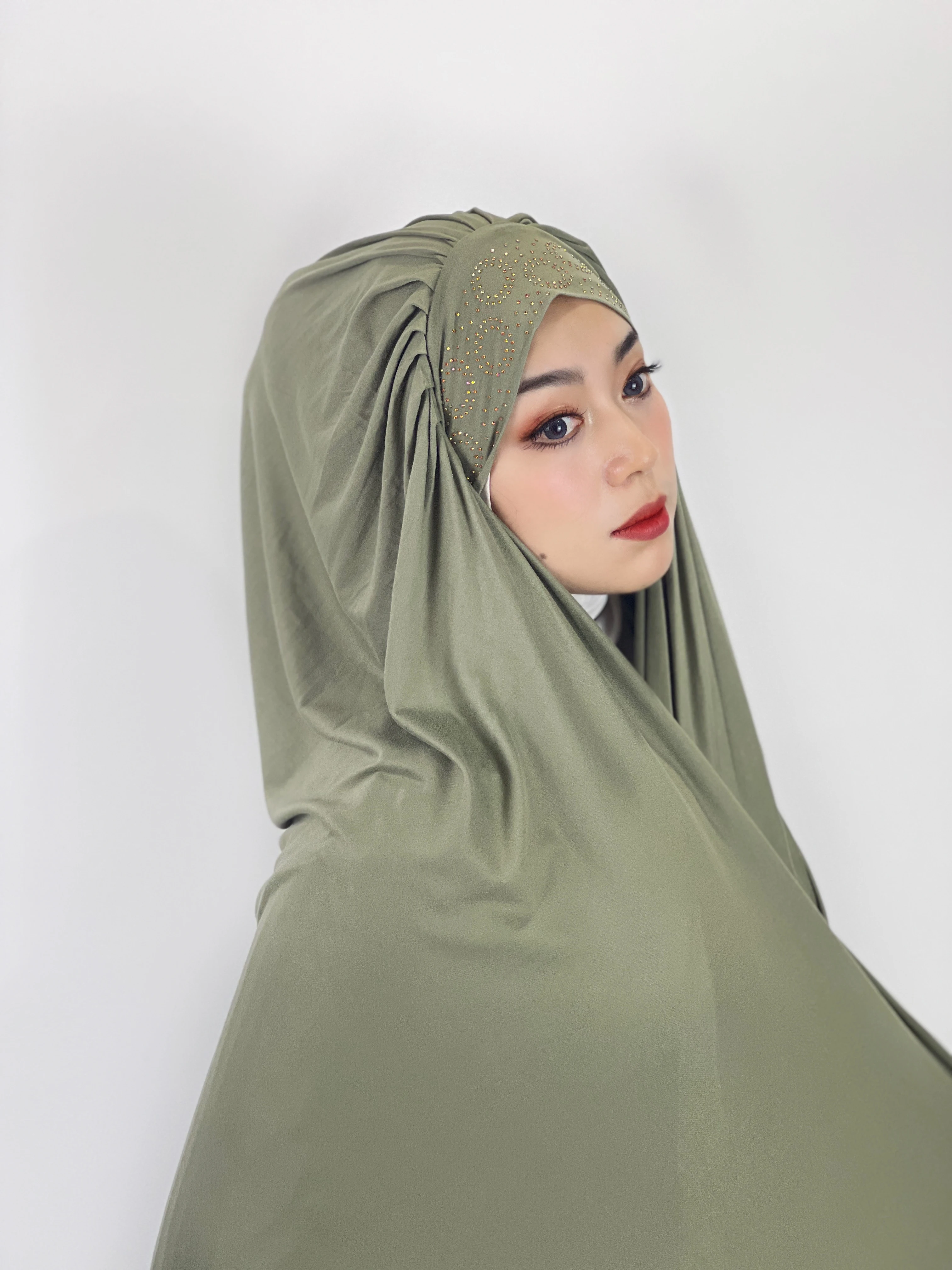 Moslimské Hidžáb 12 Farieb Etnických Šatku Vysokej Kvality Kartáčovaný jednofarebné dámske Malajský Šatku Prsteň Zdobený Diamantom Kryt Spp