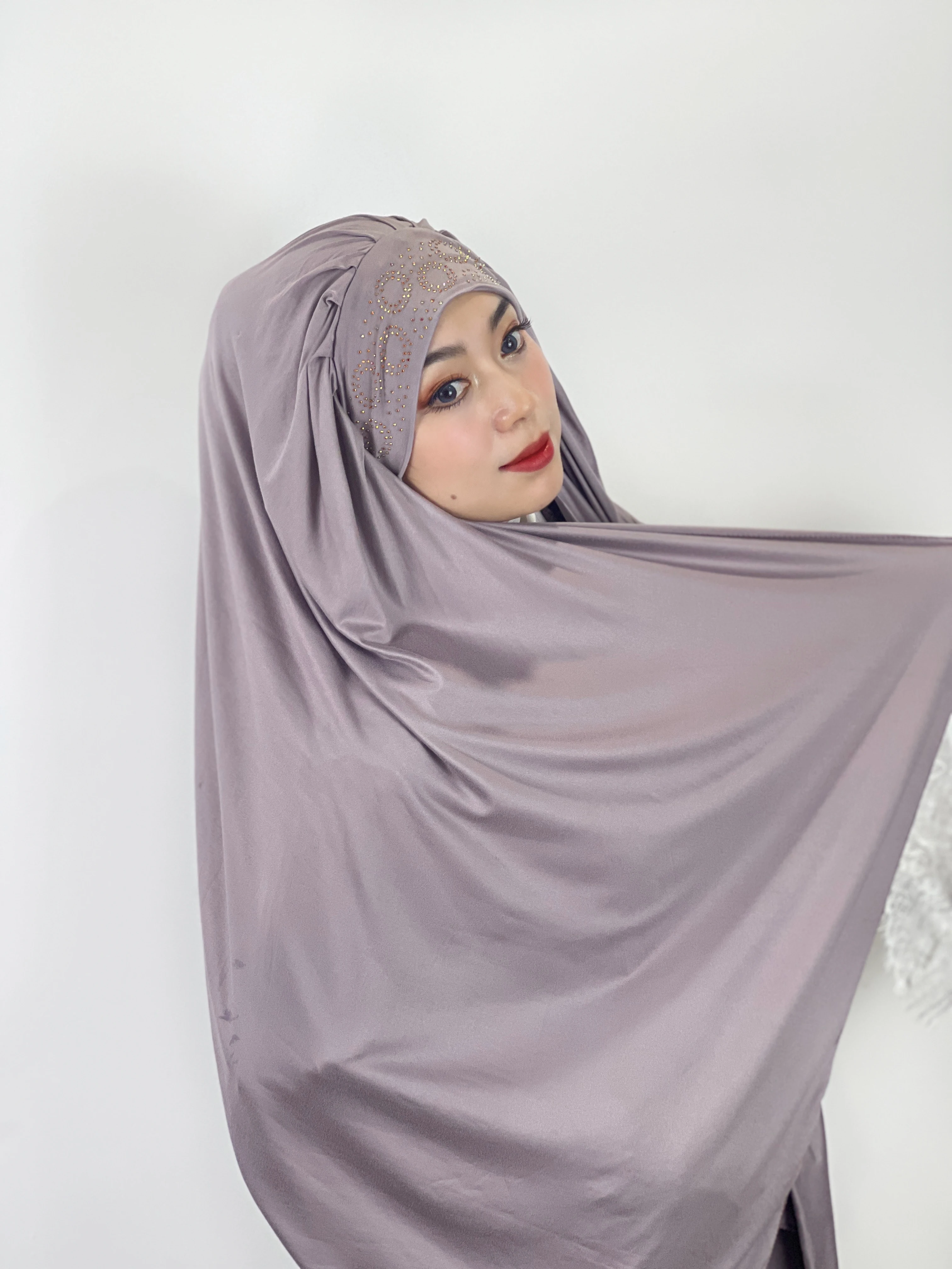 Moslimské Hidžáb 12 Farieb Etnických Šatku Vysokej Kvality Kartáčovaný jednofarebné dámske Malajský Šatku Prsteň Zdobený Diamantom Kryt Spp
